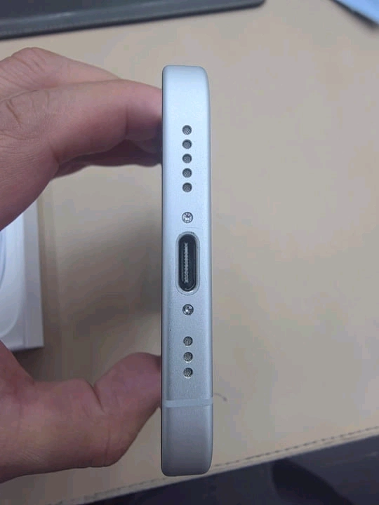 애플 아이폰 16 화이트 128GB 풀박스 이미지