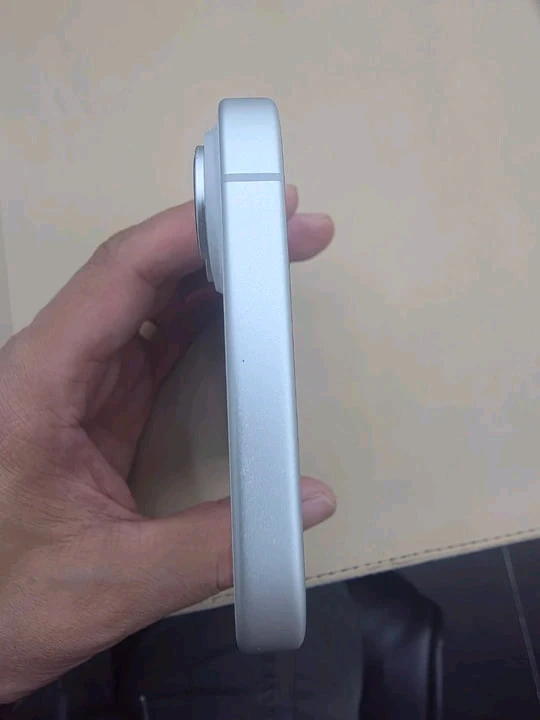 애플 아이폰 16 화이트 128GB 풀박스 이미지