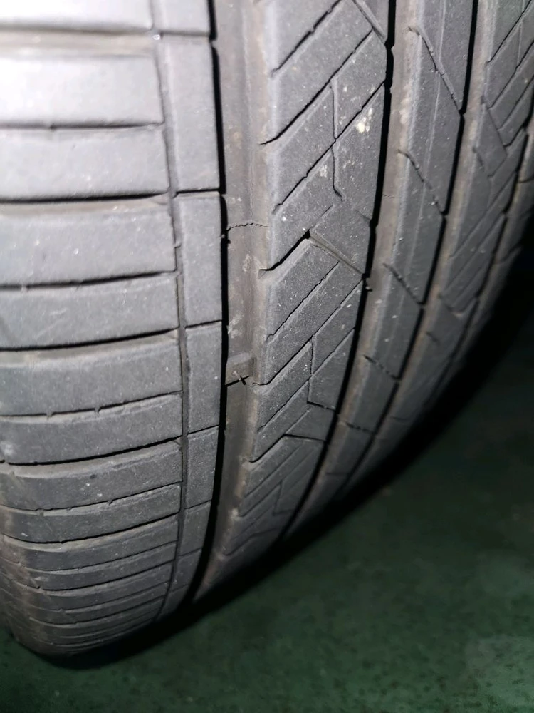 인피니티 G37세단 순정 18인치 휠, 한국타이어 키너지 245/45R18 이미지