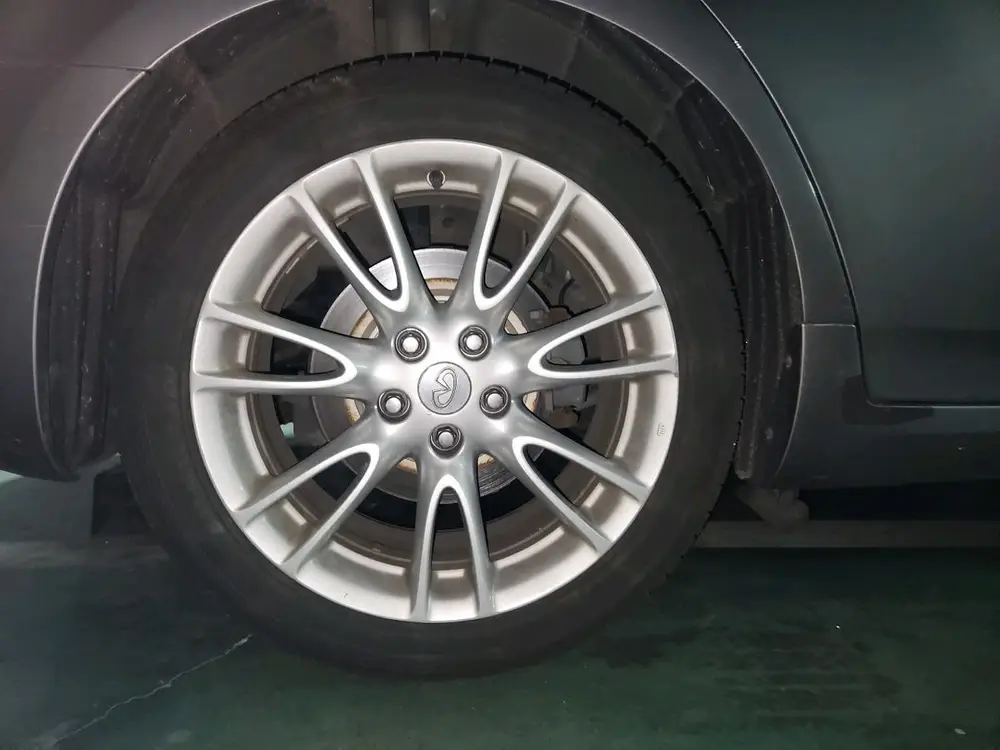 인피니티 G37세단 순정 18인치 휠, 한국타이어 키너지 245/45R18 이미지