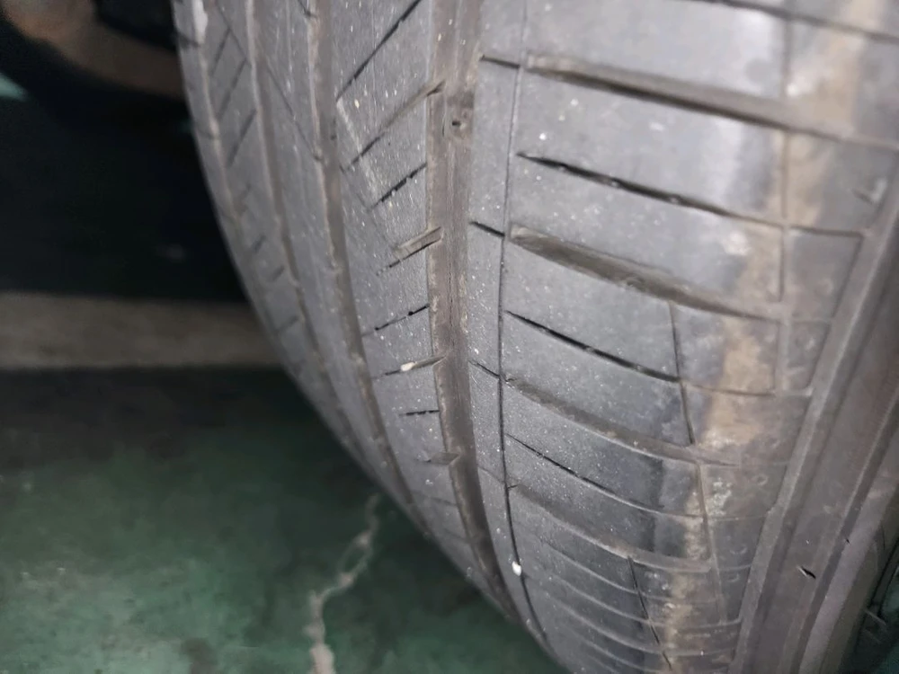 인피니티 G37세단 순정 18인치 휠, 한국타이어 키너지 245/45R18 이미지