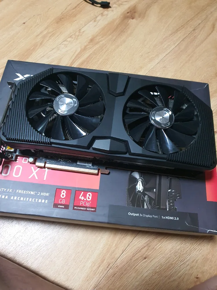RX 5700 XT 그래픽카드 이미지