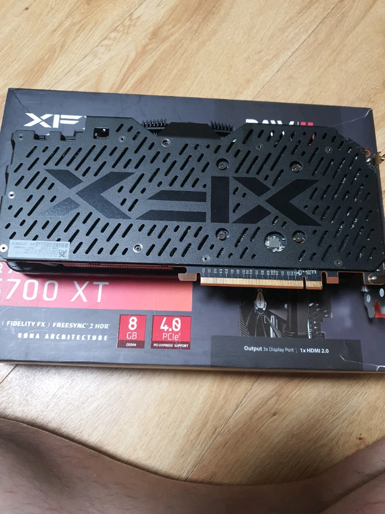 RX 5700 XT 그래픽카드 이미지