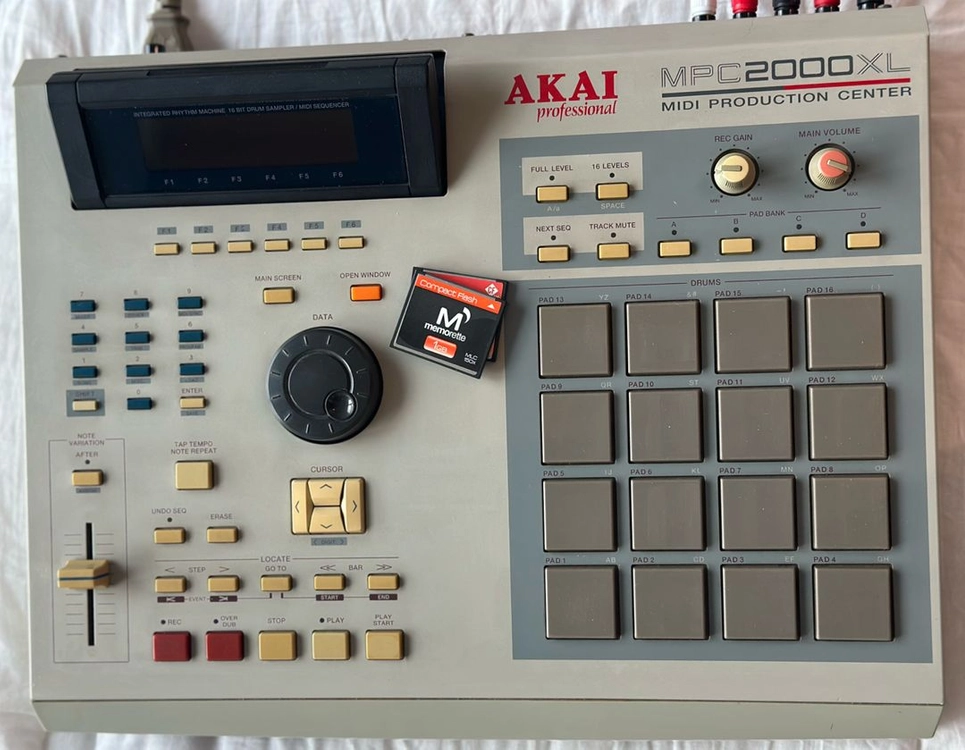 MPC2000XL Akai 엠피씨 mpc 2000 xl 샘플러 드럼머신 - 안심되는 중고거래