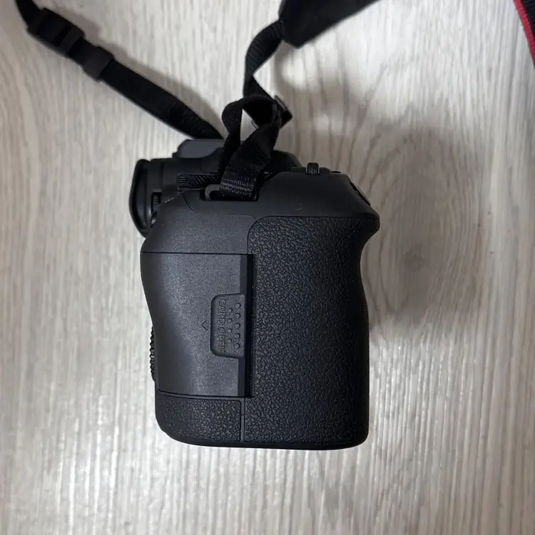 캐논 EOS R6 MARK2 이미지