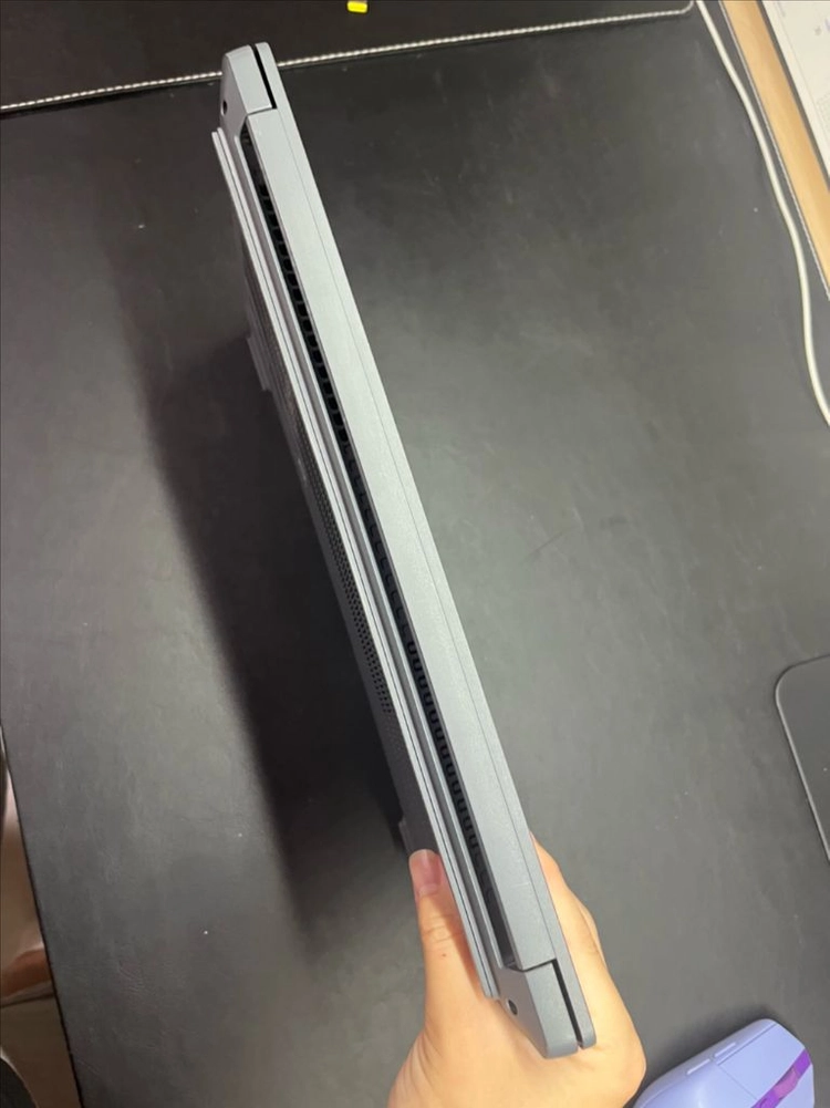 레노버 LOQ RTX4050 게이밍 노트북 이미지