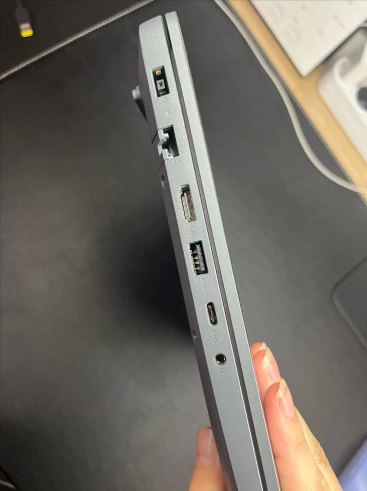 레노버 LOQ RTX4050 게이밍 노트북 이미지
