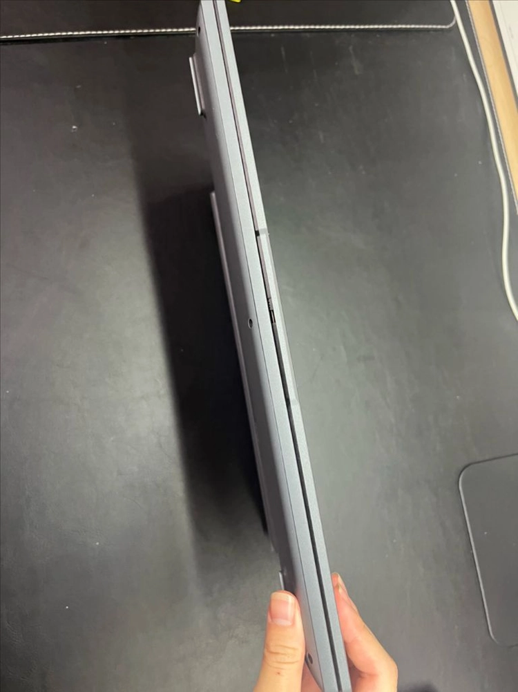 레노버 LOQ RTX4050 게이밍 노트북 이미지