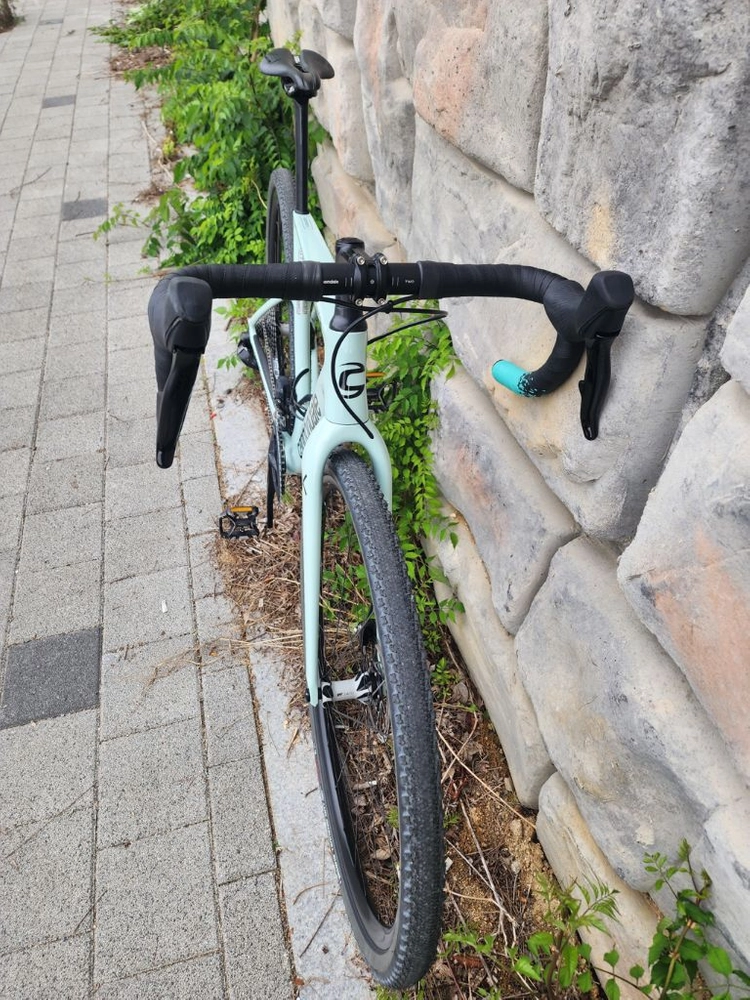 캐논데일 슈퍼식스에보 SE AXS 라이벌 이탭 카본 로드 판매합니다. 이미지