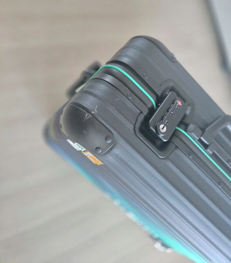 리모와(RIMOWA) 오로라 리미티드 한정판 (연휴동안만 가격 내려요) 이미지