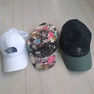 노스페이스, 블랙야크, 질스튜어트 브랜드 모자 3개 이미지