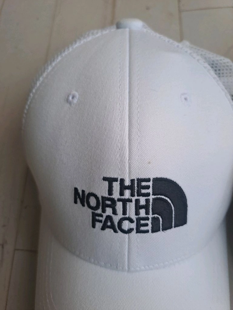 노스페이스, 블랙야크, 질스튜어트 브랜드 모자 3개 이미지