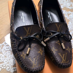[새상품] 루이비통 드라이빙 슈즈팝니다. (Size 35, 실제 230~235) 이미지