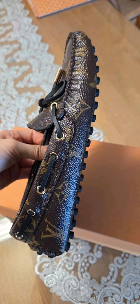 [새상품] 루이비통 드라이빙 슈즈팝니다. (Size 35, 실제 230~235) 이미지