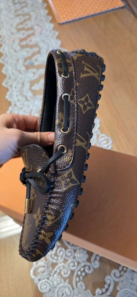 [새상품] 루이비통 드라이빙 슈즈팝니다. (Size 35, 실제 230~235) 이미지