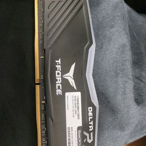 팀그룹 DDR4 T.FORCE RGB 16GB 램 이미지