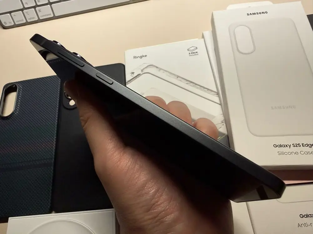 갤럭시 S25 엣지 256GB 제트블랙 자급제 이미지