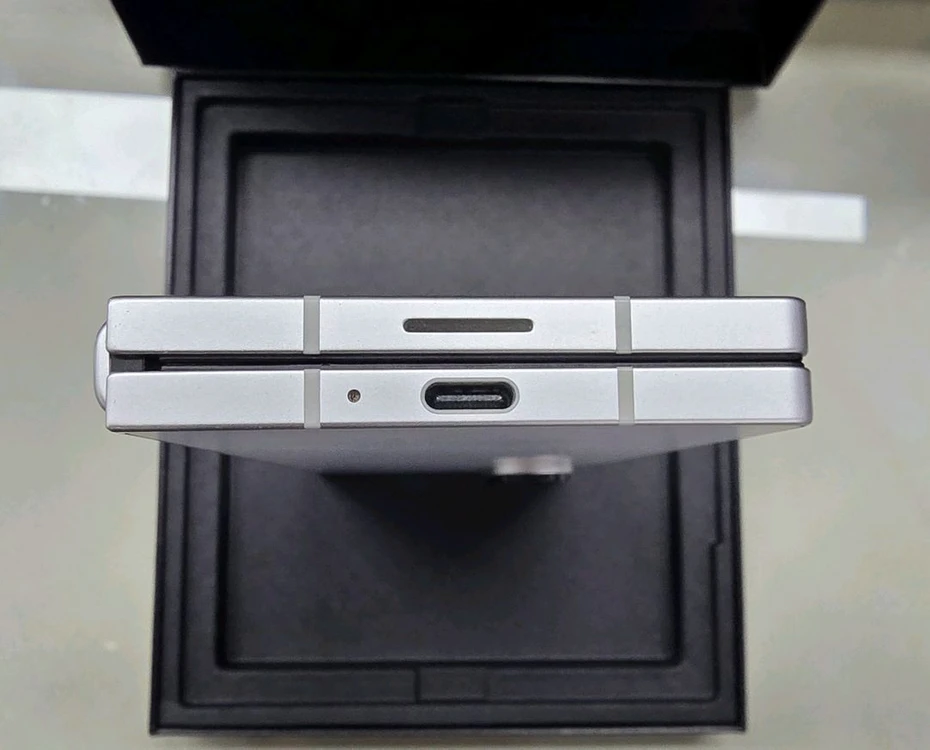 갤럭시 Z 폴드6 512GB 화이트 이미지