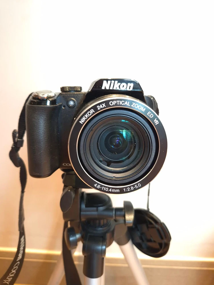 니콘망원렌즈 카메라/ COOLPIX P90 디지탈 / 새 배터리 2개 / 새 충전기 / 캐논 정품케이스 이미지