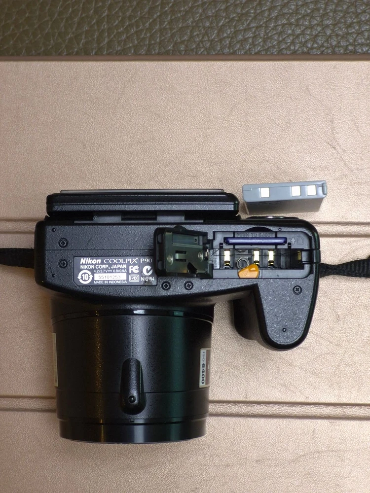 니콘망원렌즈 카메라/ COOLPIX P90 디지탈 / 새 배터리 2개 / 새 충전기 / 캐논 정품케이스 이미지
