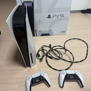 PS5 디스크 에디션 + 듀얼센스 2개 이미지
