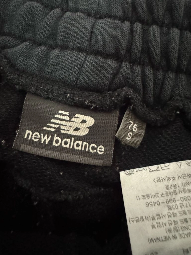 여성 뉴발란스 로고 트레이닝 밴딩 반바지 블랙 이미지