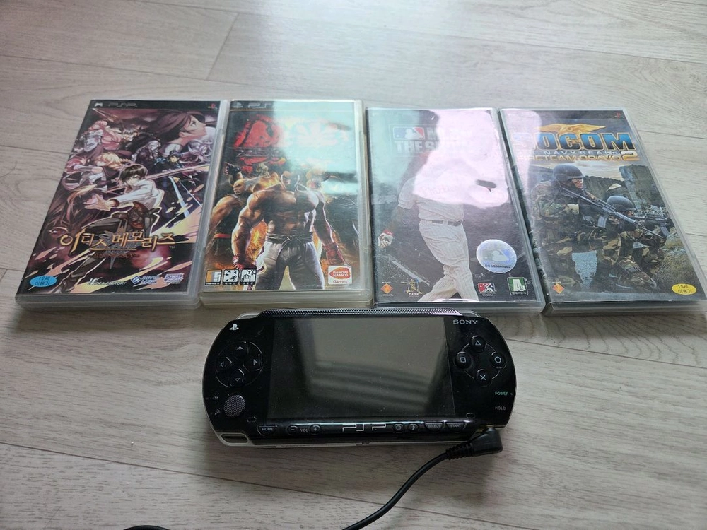 psp 1005 + 개임4팩 일괄팝니다 - 안심되는 중고거래