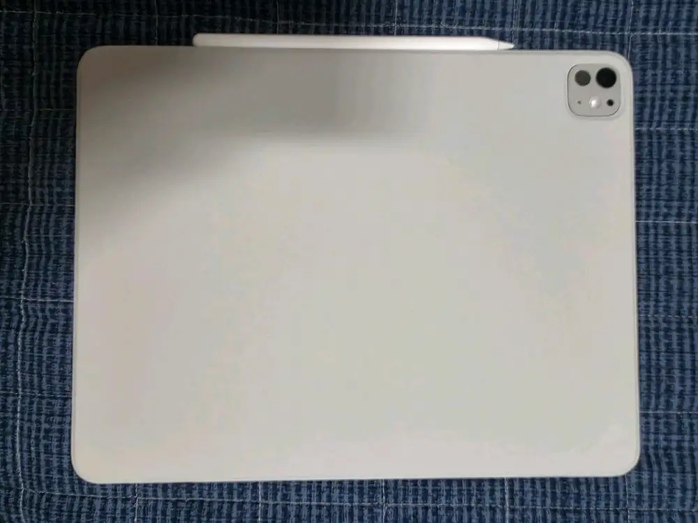 아이패드프로 M4 13 나노텍스쳐 wifi 2TB 실버 사이클21회 +애플펜슬 프로+ 에어팟3 맥세이프+매직키보드 이미지