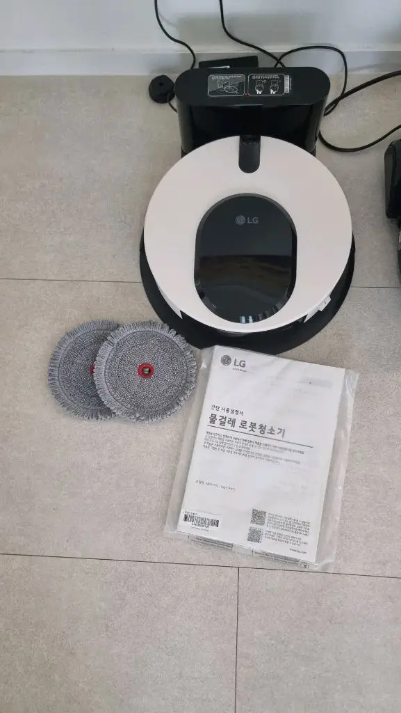 LG오브제 로봇청소기 R9 M9 2개 일괄 판매 입니다 이미지
