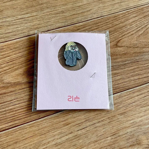 리슨 패키지 뱃지 오리지널 티켓 오티 영화 굿즈 이미지