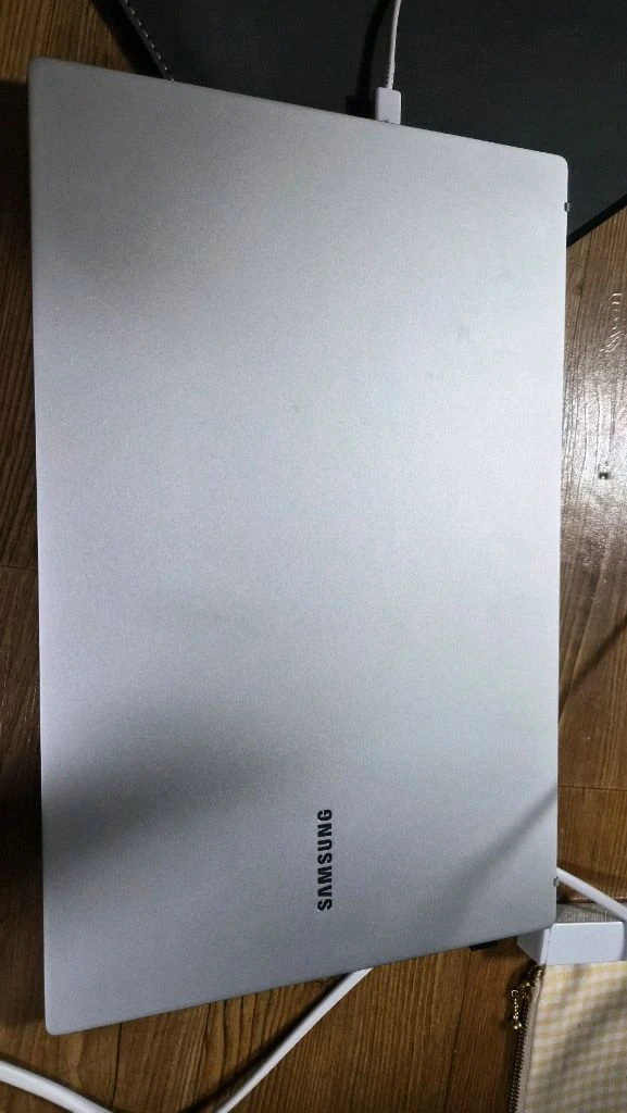 삼성 갤럭시북 NT750XGK-A202 이미지