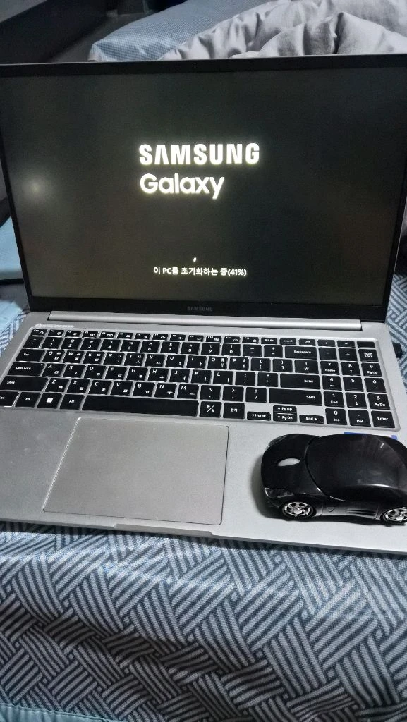 삼성 갤럭시북 NT750XGK-A202 이미지