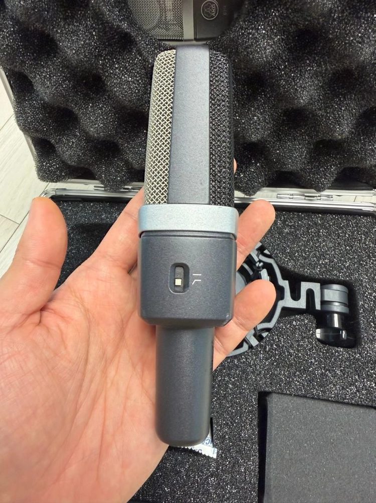 AKG C214 콘덴서 마이크 풀박스 정리합니다 이미지