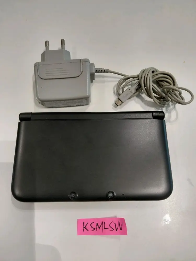 닌텐도 3ds xl 구큰다수 블랙 아주 깨끗해요 - 안심되는 중고거래