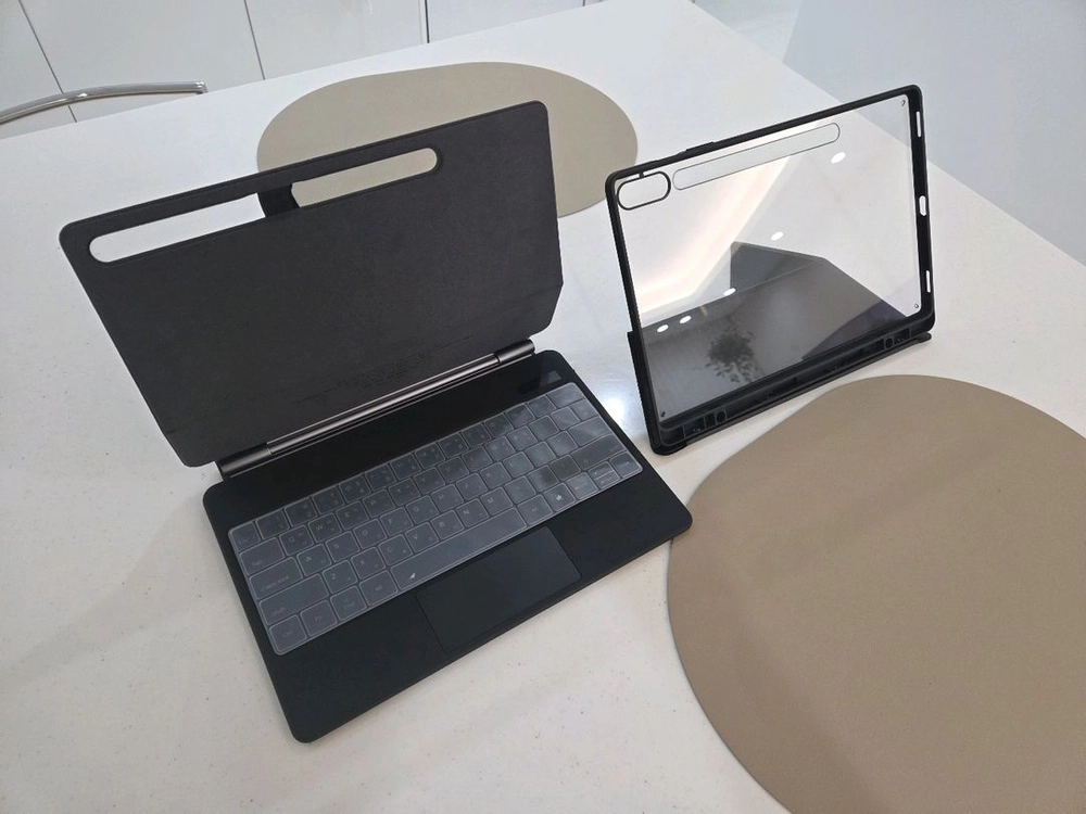 갤럭시 탭 s10+ 256GB 케이스 2개포함 이미지