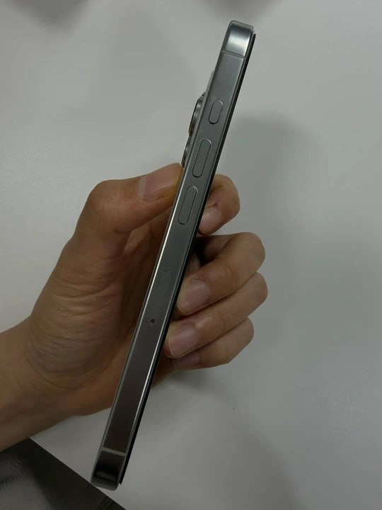 상태최상 아이폰 16 프로 256GB 화이트 이미지