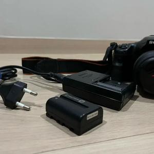 소니 알파 A57 DSLR 카메라 판매 이미지