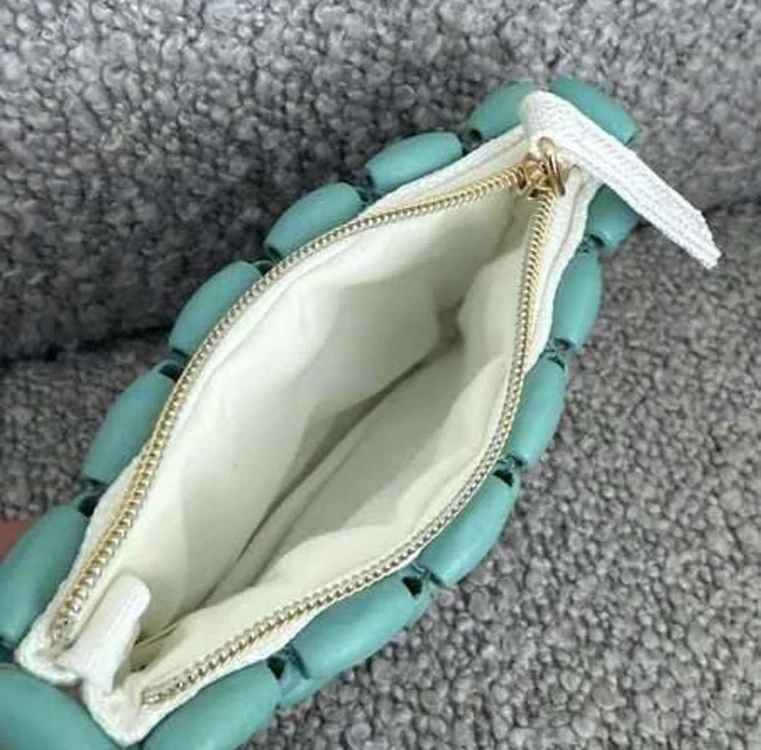 미우미우 동전지갑 카드지갑 미니파우치 이미지