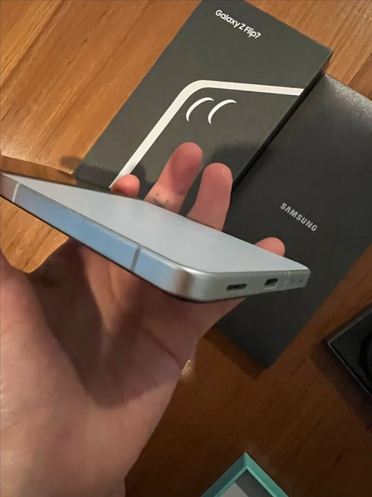 갤럭시 z플립 7 512gb 풀박 a급 이미지