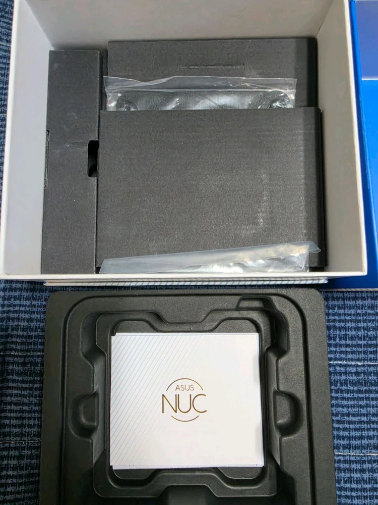 ASUS NUC 미니피씨 PC 컴퓨터 본체 이미지