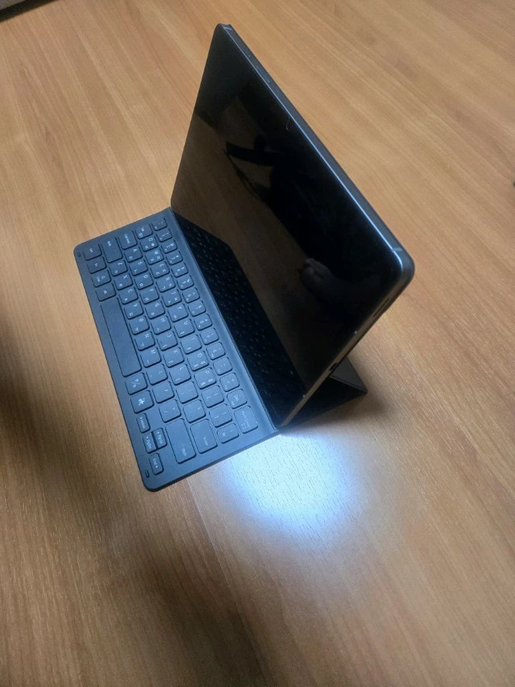 갤럭시탭s10 lie 5g 자급제 128g 와 ai키보드커버 이미지