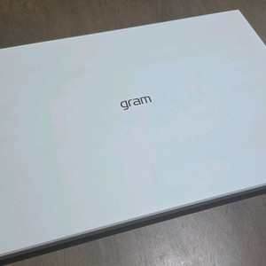 lg 그램 16인치 노트북 이미지