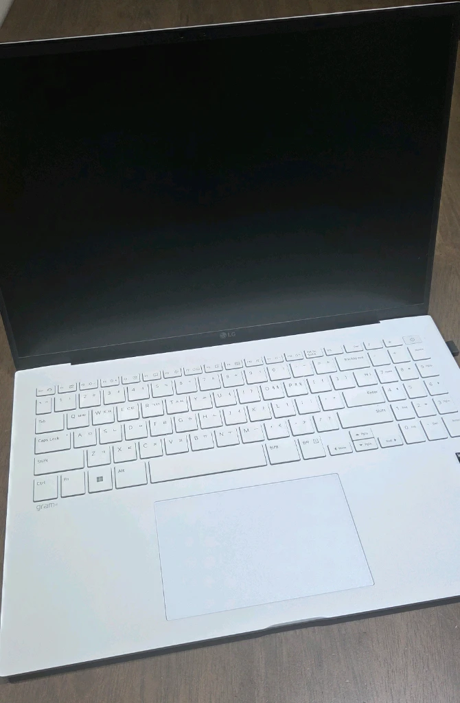 lg 그램 16인치 노트북 이미지
