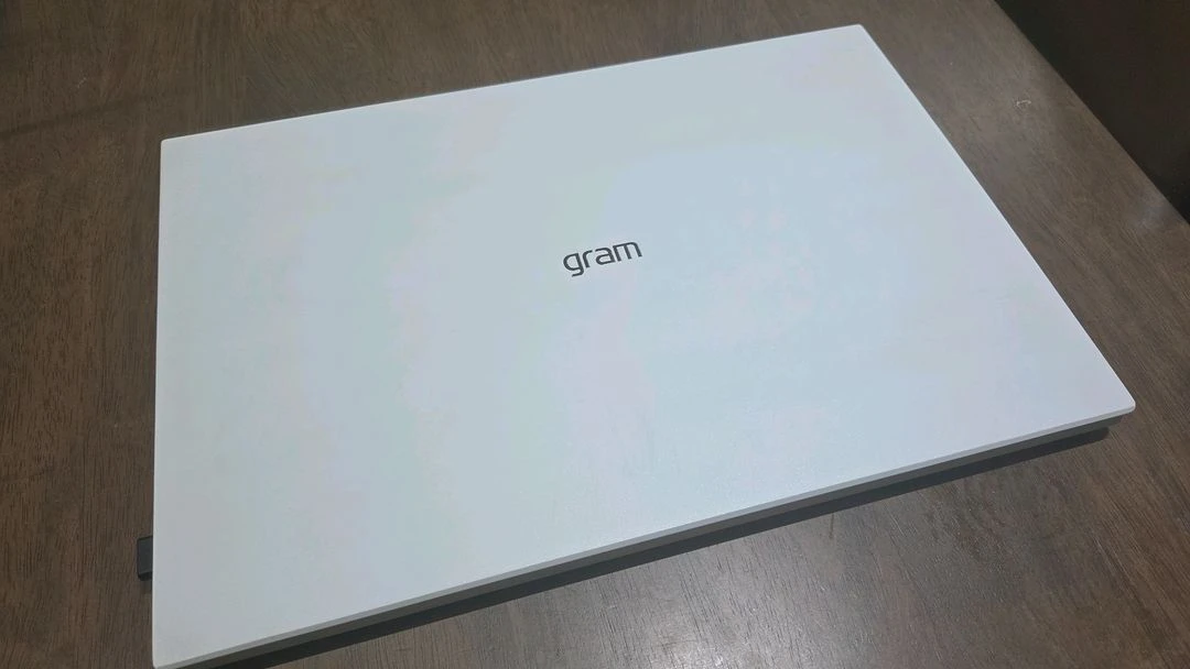 lg 그램 16인치 노트북 이미지
