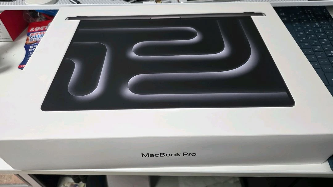 M4 MAX 128GB 맥북 프로 1TB 애플케어+ 이미지