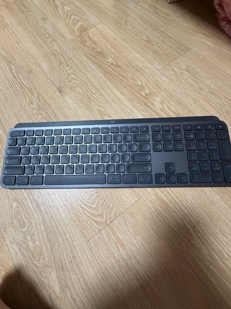 로지텍 MX Keys S 키보드와 팜레스트 세트 이미지