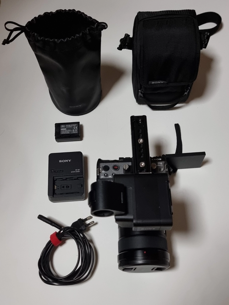 Sony FX3 + FE 24-70mm F2.8 GM + XLR 핸들 세트 이미지