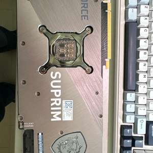 RTX 3080 슈프림X 10G LHR 그래픽카드 이미지