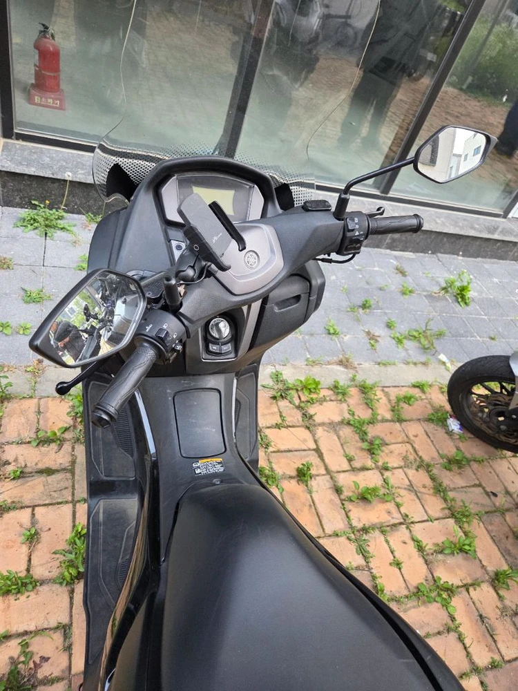야마하 nmax 125cc 스쿠터 아묻따 이미지