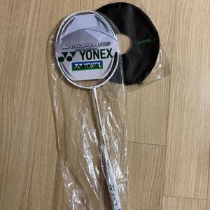 요넥스 나노플레어 넥스테이지 배드민턴 라켓 팝니다 이미지